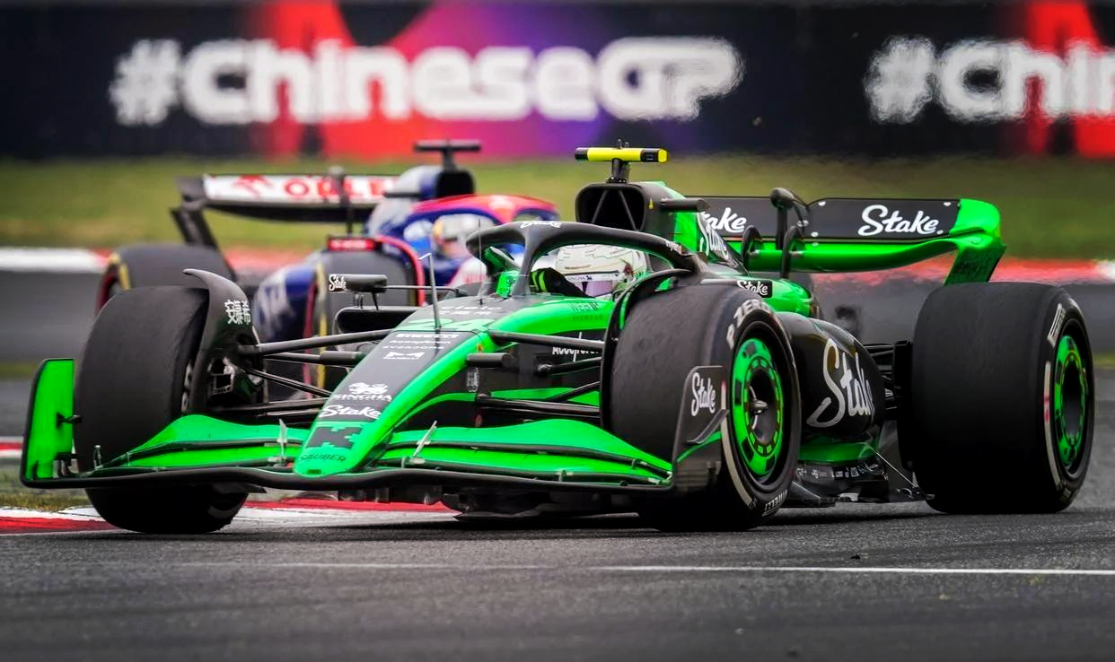 红牛二队绝杀索伯车队,周冠宇带队取胜 红牛二队绝杀索伯车队,周冠宇带队取胜