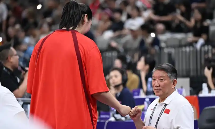 奥地利队完胜日本队，林高远惊艳四座