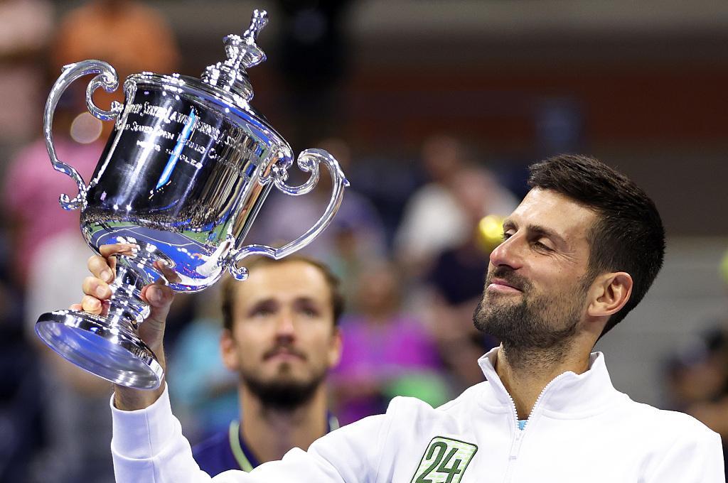 年终总决赛力克戴维斯杯,德约科维奇关键制胜 年终总决赛力克戴维斯杯,德约科维奇关键制胜