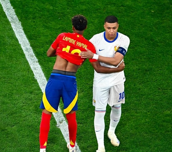 德国横扫智利，姆巴佩高光表现