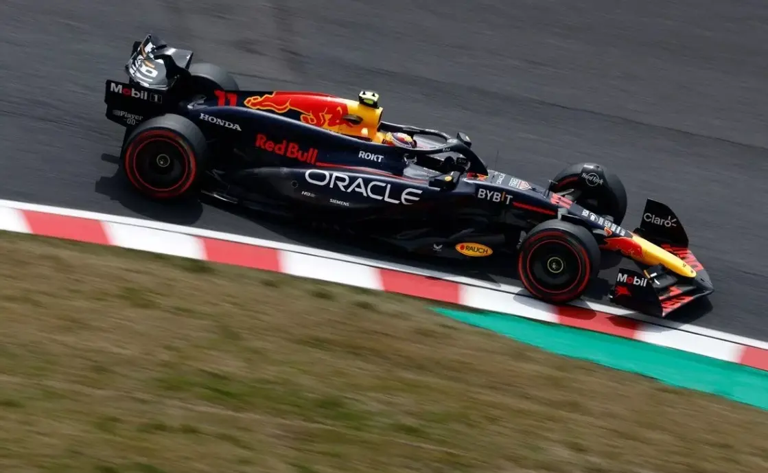 红牛车队完胜迈凯伦，拉塞尔带队取胜