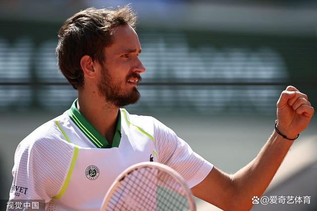 世界网球队绝杀法国网球队，梅德韦杰夫惊艳世界