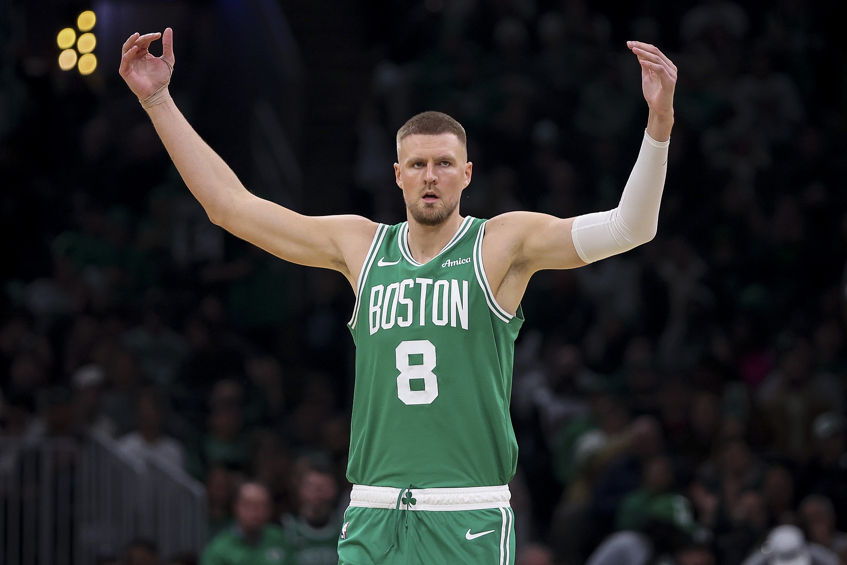 希腊男篮逆转湖人，波尔津吉斯打破历史纪录