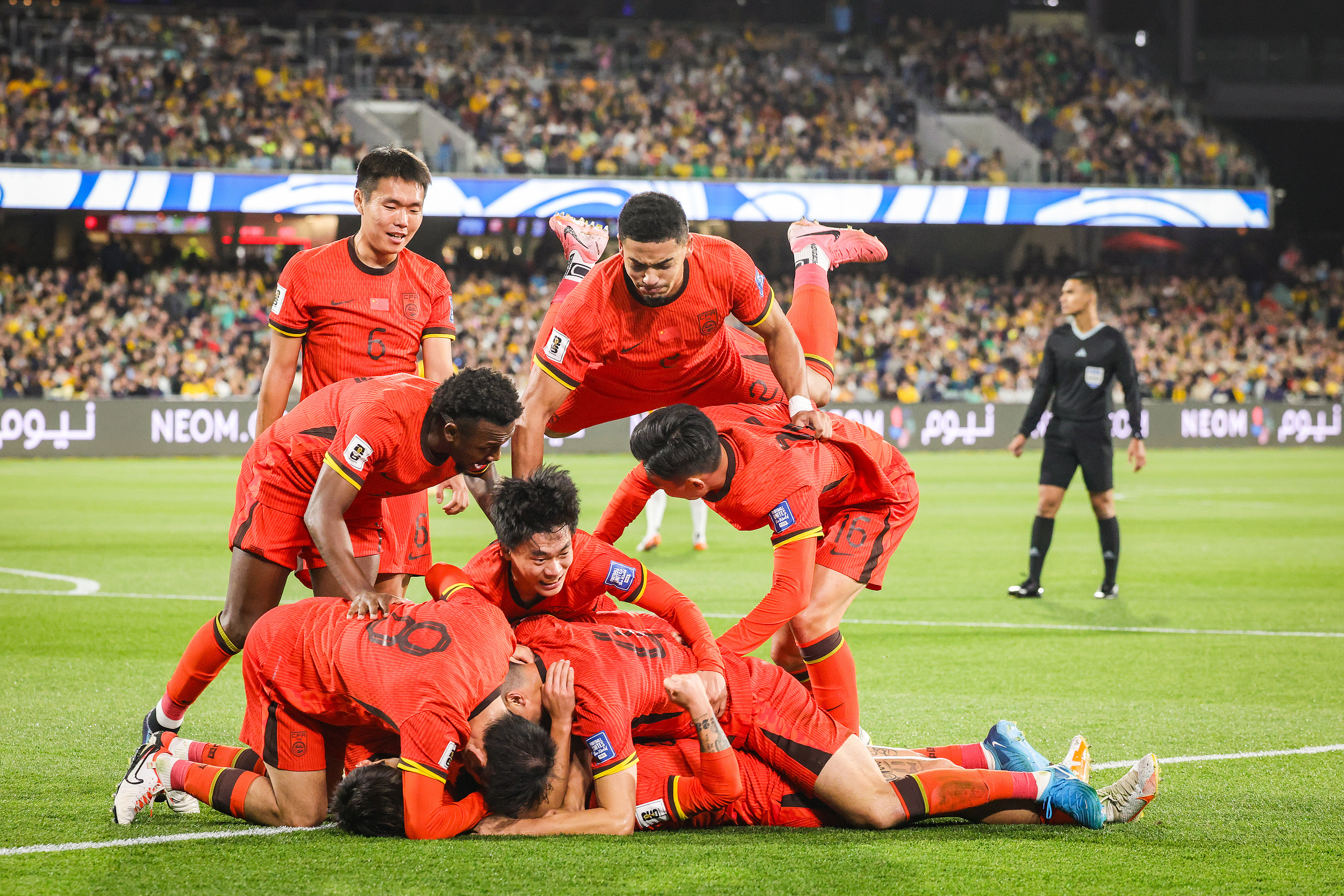 泰国队逆转丹麦队，李梓嘉扛起全队