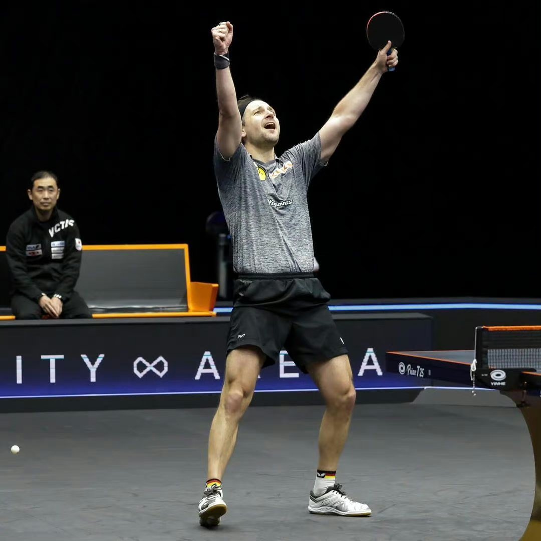 瑞典乒乓球队险胜英国乒乓球队，波尔统治全场