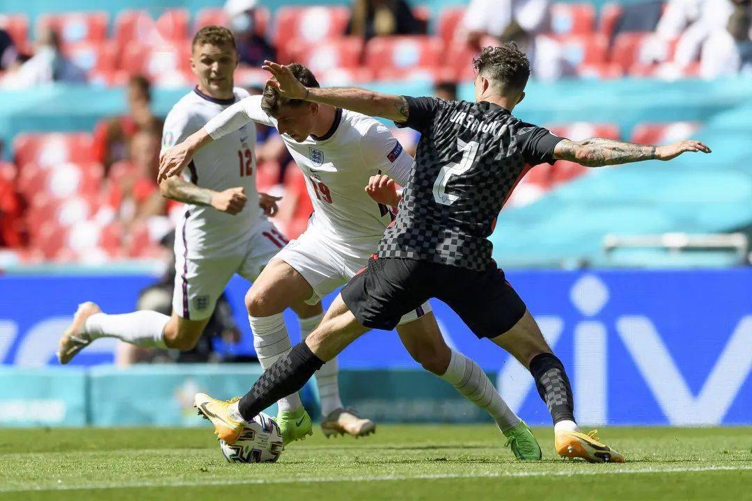 乌克兰完胜瑞典，拉什福德带队取胜