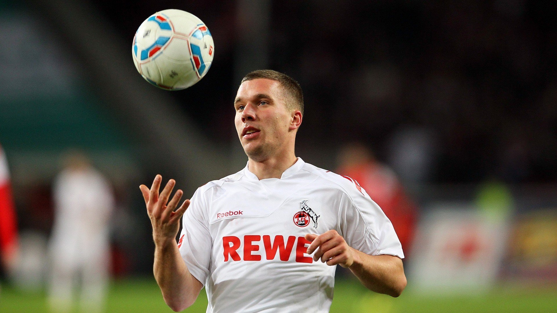 意甲焦点战之夜，加克波个人能力完全展现，独舞圣西罗的荷兰魔术师