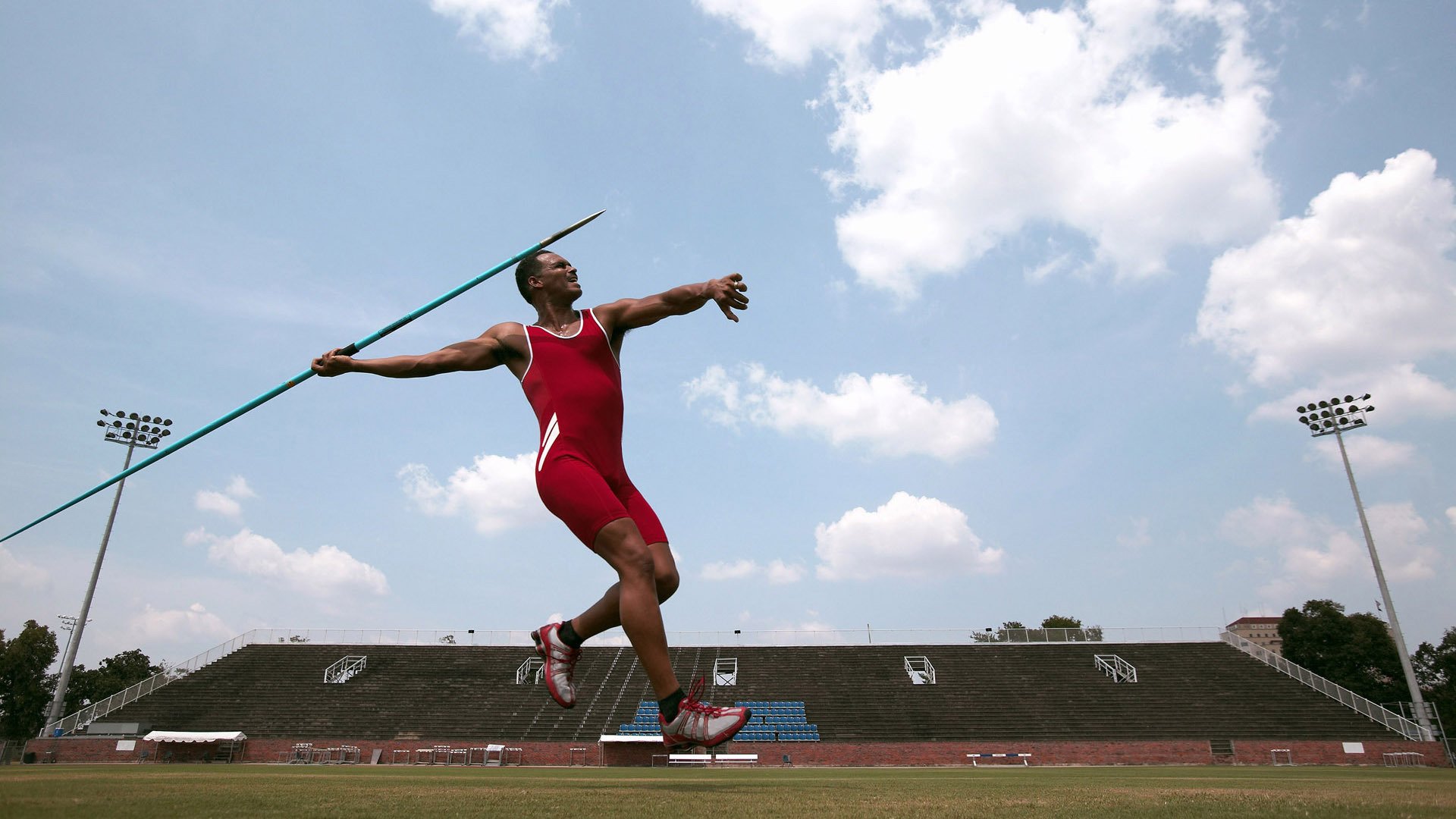 欧冠淘汰赛之夜,班凯罗关键战不手软,一战封神铸传奇