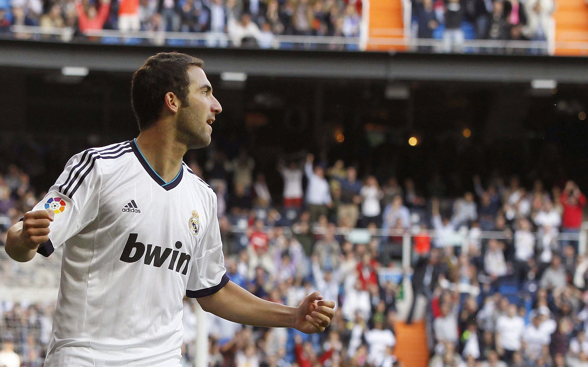 绝境中的东方光芒,孙兴慜扛起全队,中国球迷见证绝杀塞维利亚之夜