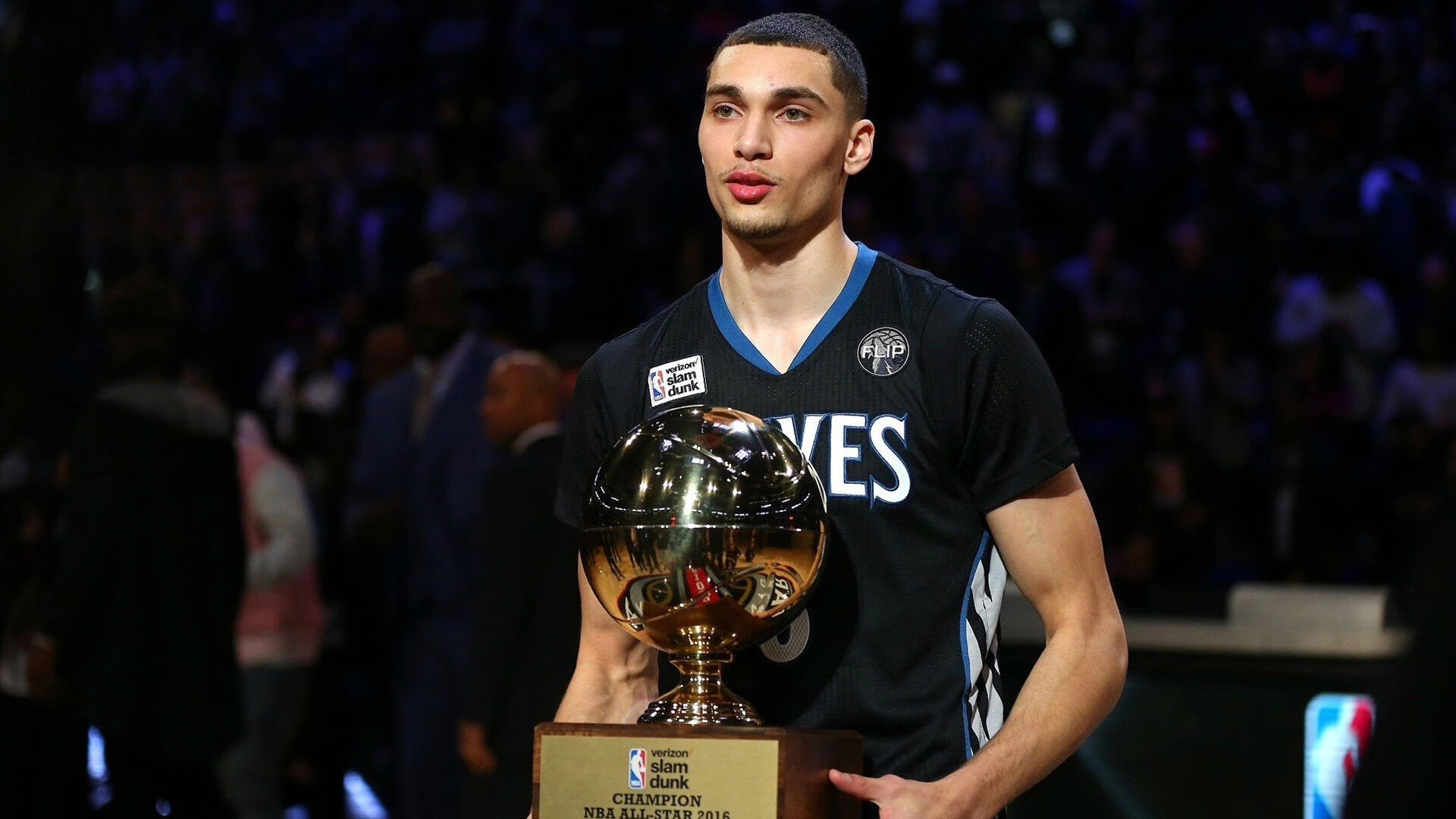 辽宁队速胜灰熊,拉文防守端锁死对手,一场跨越篮球文化的战术胜利