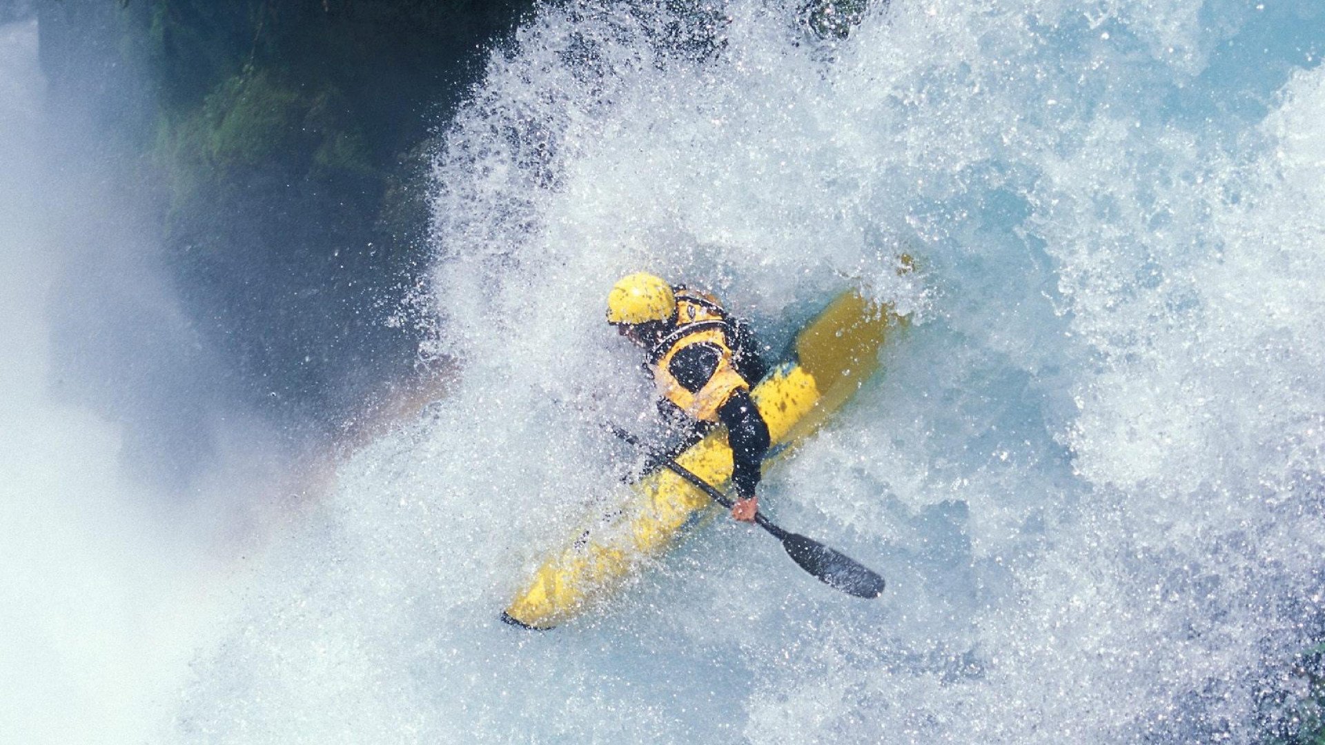 德甲争冠战与NBA赛场,雄鹿稳健取胜背后的双重视角